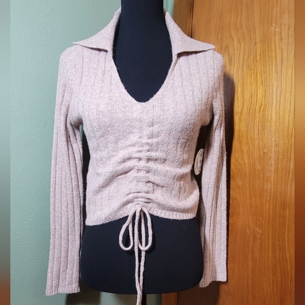NWT Jolie&Joy by fct cropped sweater with drawstring ties. Large
